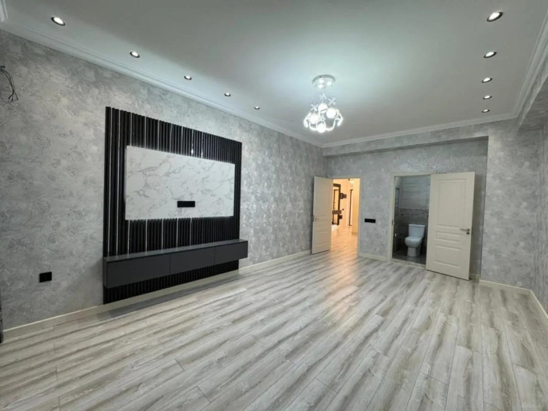 Satılır 3 otaqlı mənzil 145 m²