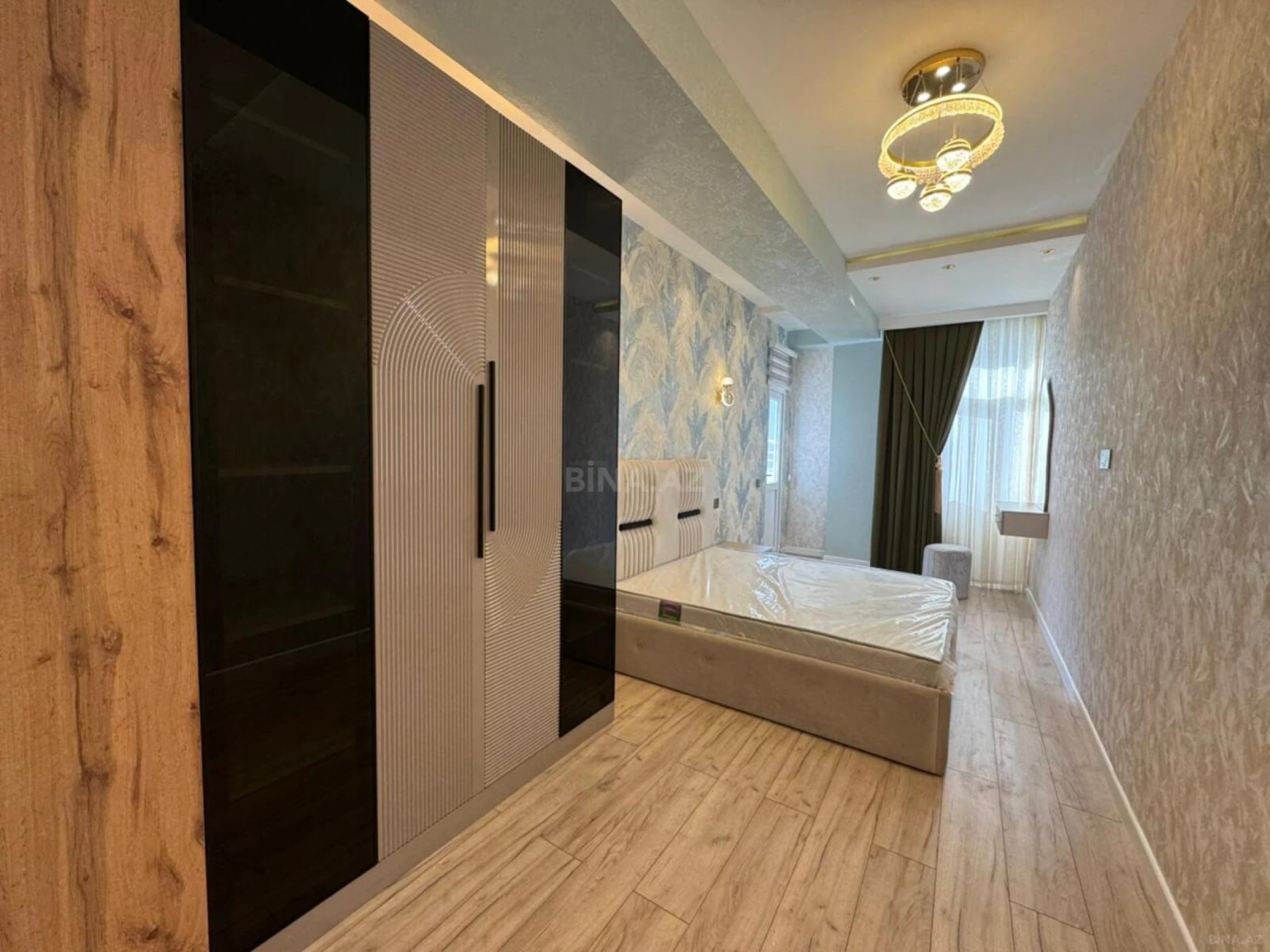 Satılır 3 otaqlı mənzil 113 m²