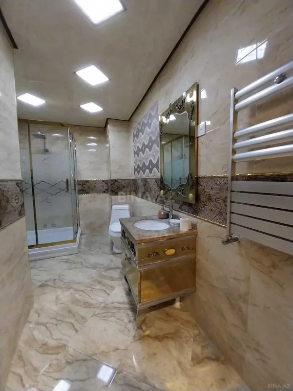 Satılır 3 otaqlı mənzil 176 m²