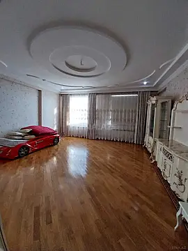 Satılır 3 otaqlı mənzil 176 m²