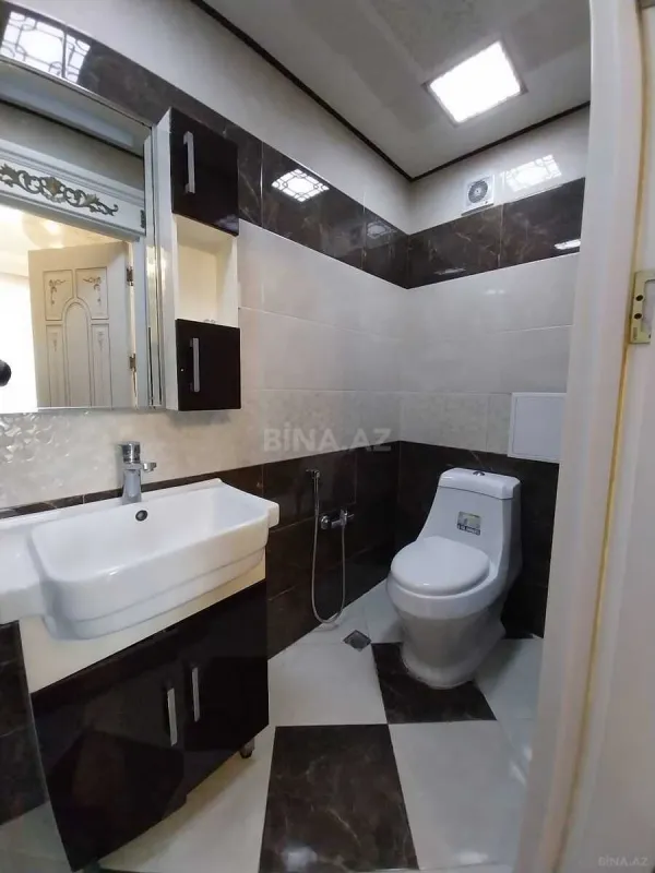 Satılır 3 otaqlı mənzil 176 m²
