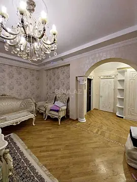 Satılır 3 otaqlı mənzil 176 m²