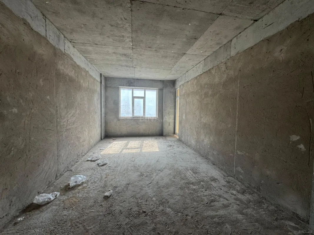 Satılır 3 otaqlı mənzil 125 m²