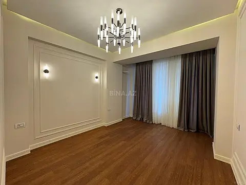 Satılır 4 otaqlı mənzil 180 m²