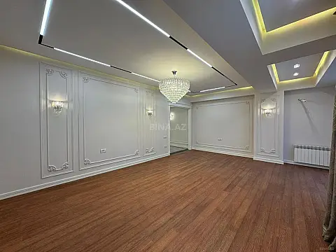 Satılır 4 otaqlı mənzil 180 m²