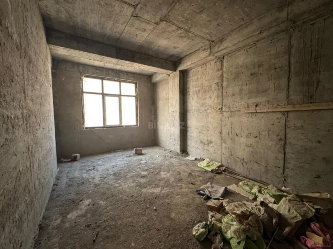 Satılır 4 otaqlı mənzil 219 m²