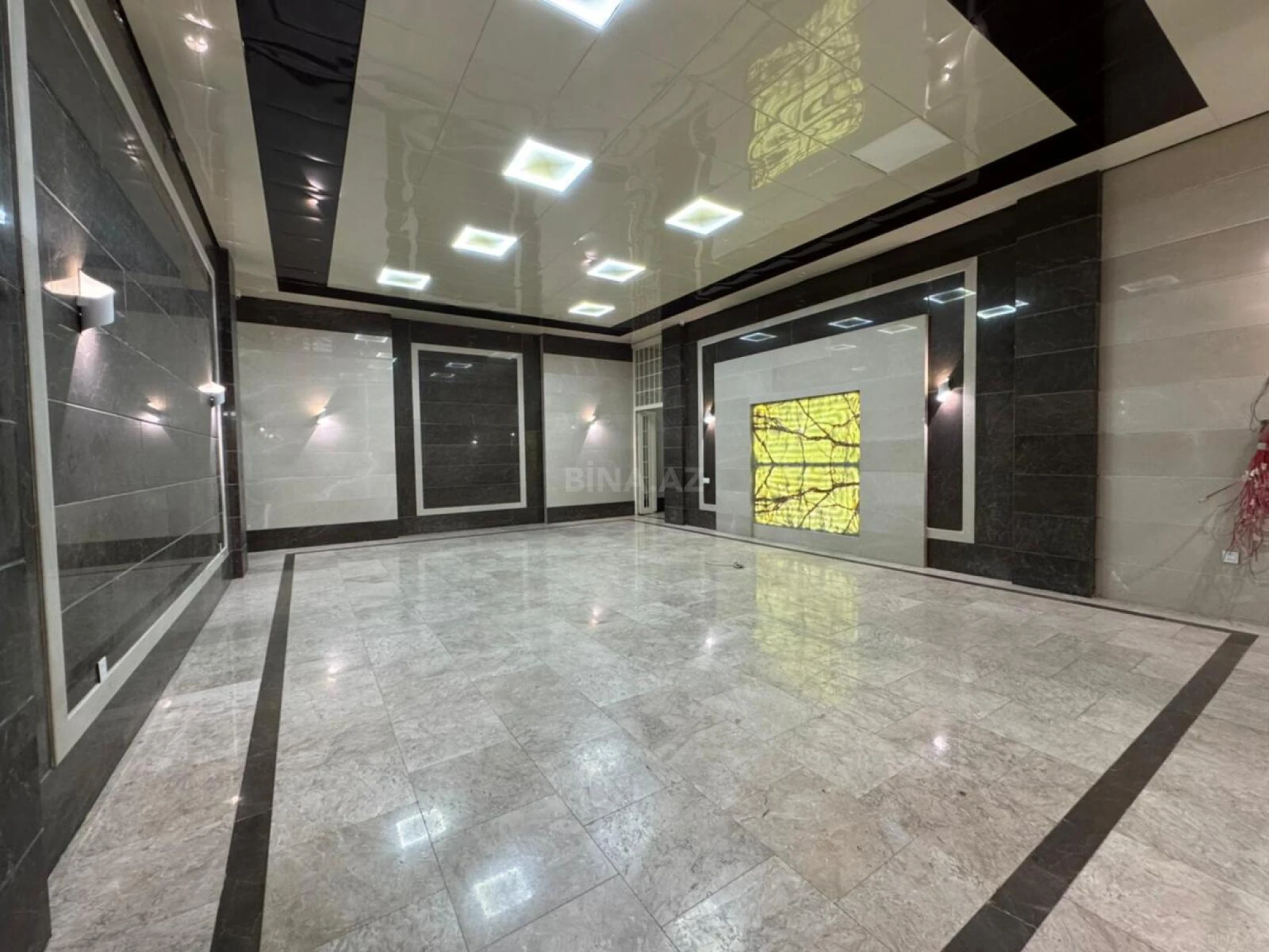 Satılır 4 otaqlı mənzil 219 m²