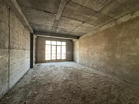 Satılır 4 otaqlı mənzil 219 m²