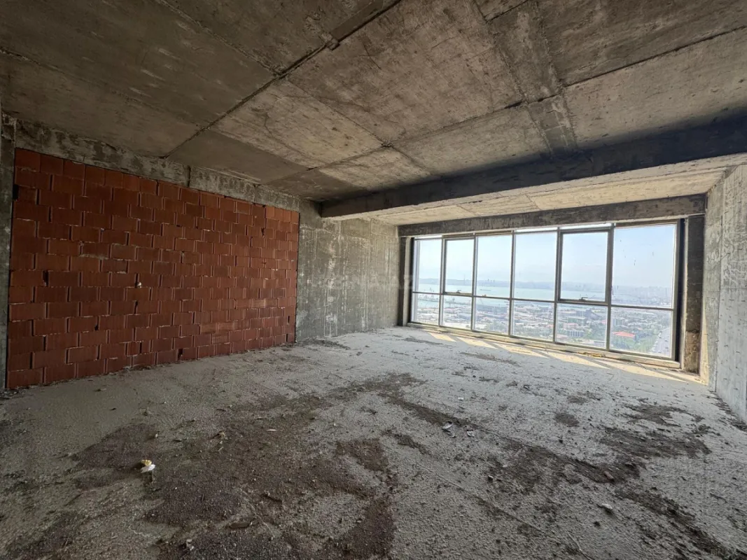 Satılır 4 otaqlı mənzil 170 m²