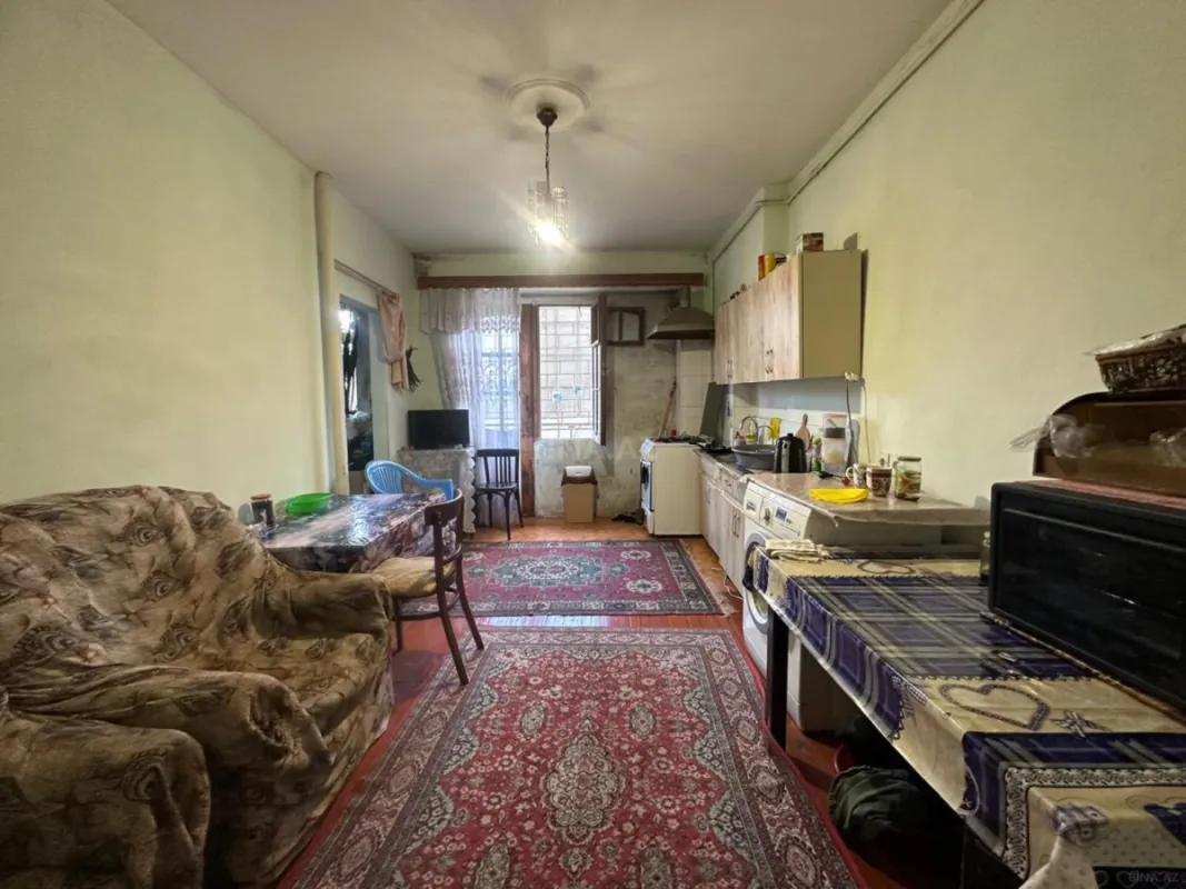 Satılır 5 otaqlı mənzil 110 m²