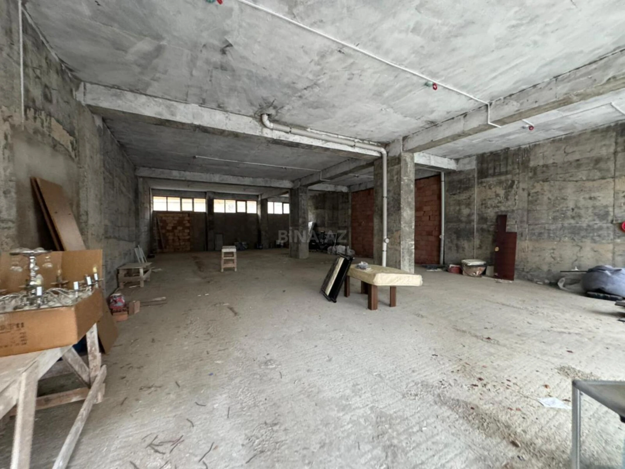 Satılır obyekt 185 m²