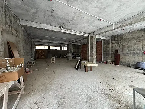Satılır obyekt 185 m²