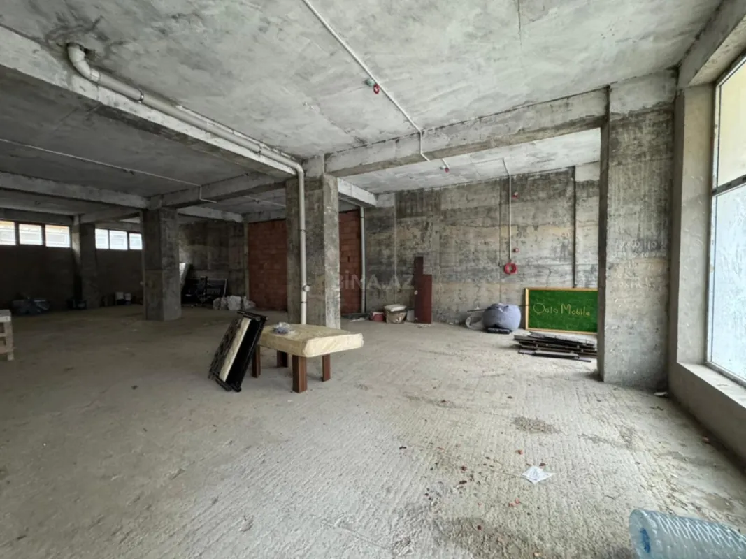 Satılır obyekt 185 m²