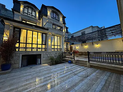 Satılır 7 otaqlı həyət evi 360 m² — Bakı, Köhnə Günəşli 7 otaq 360.00 m²
