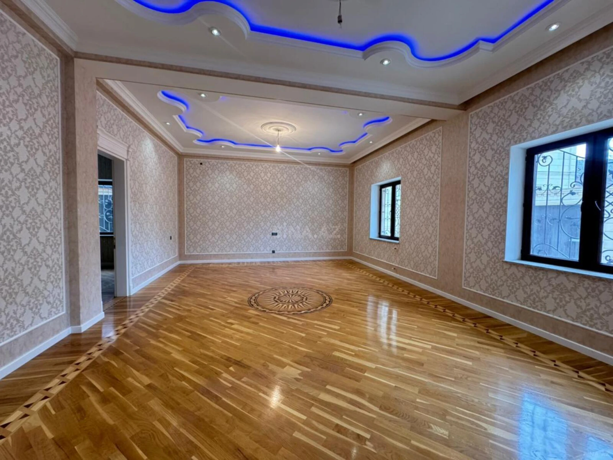 Satılır 10 otaqlı həyət evi 510 m²