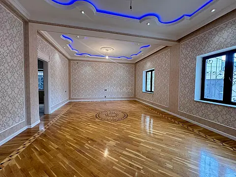 Satılır 10 otaqlı həyət evi 510 m²