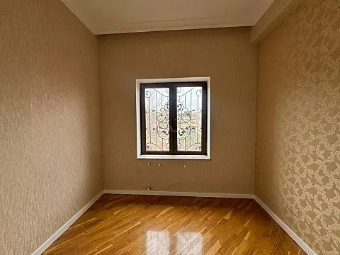 Satılır 10 otaqlı həyət evi 510 m²