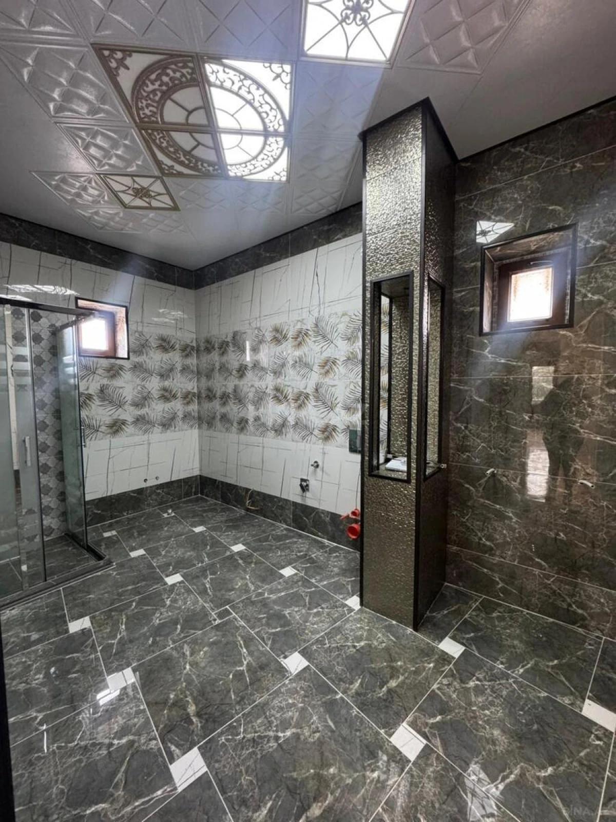 Satılır 10 otaqlı həyət evi 510 m²