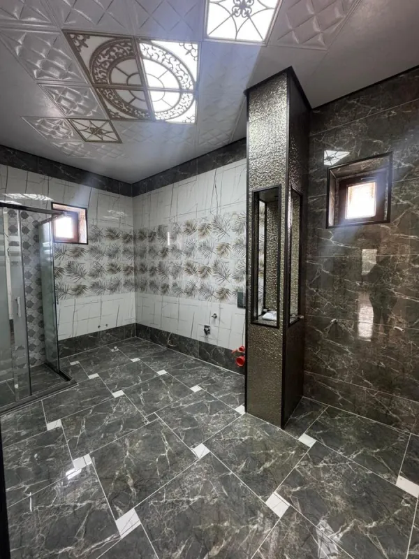 Satılır 10 otaqlı həyət evi 510 m²