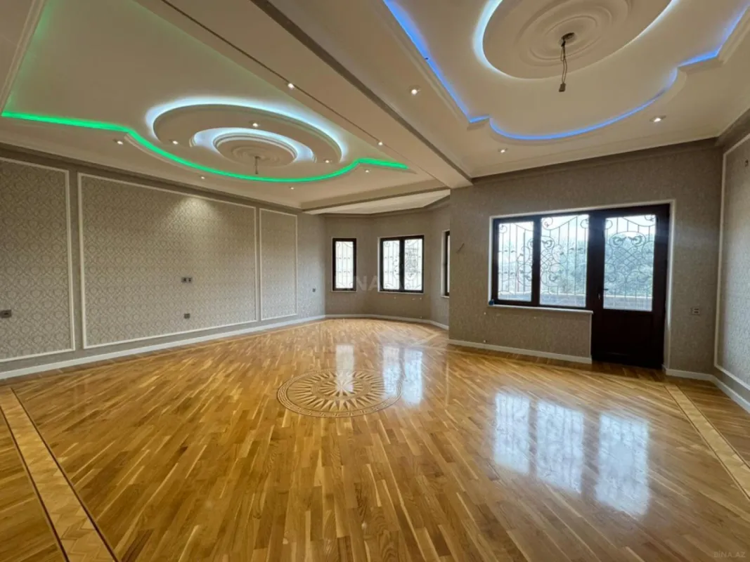 Satılır 10 otaqlı həyət evi 510 m²