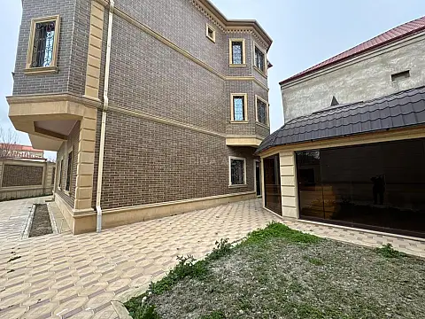 Satılır 10 otaqlı həyət evi 510 m²
