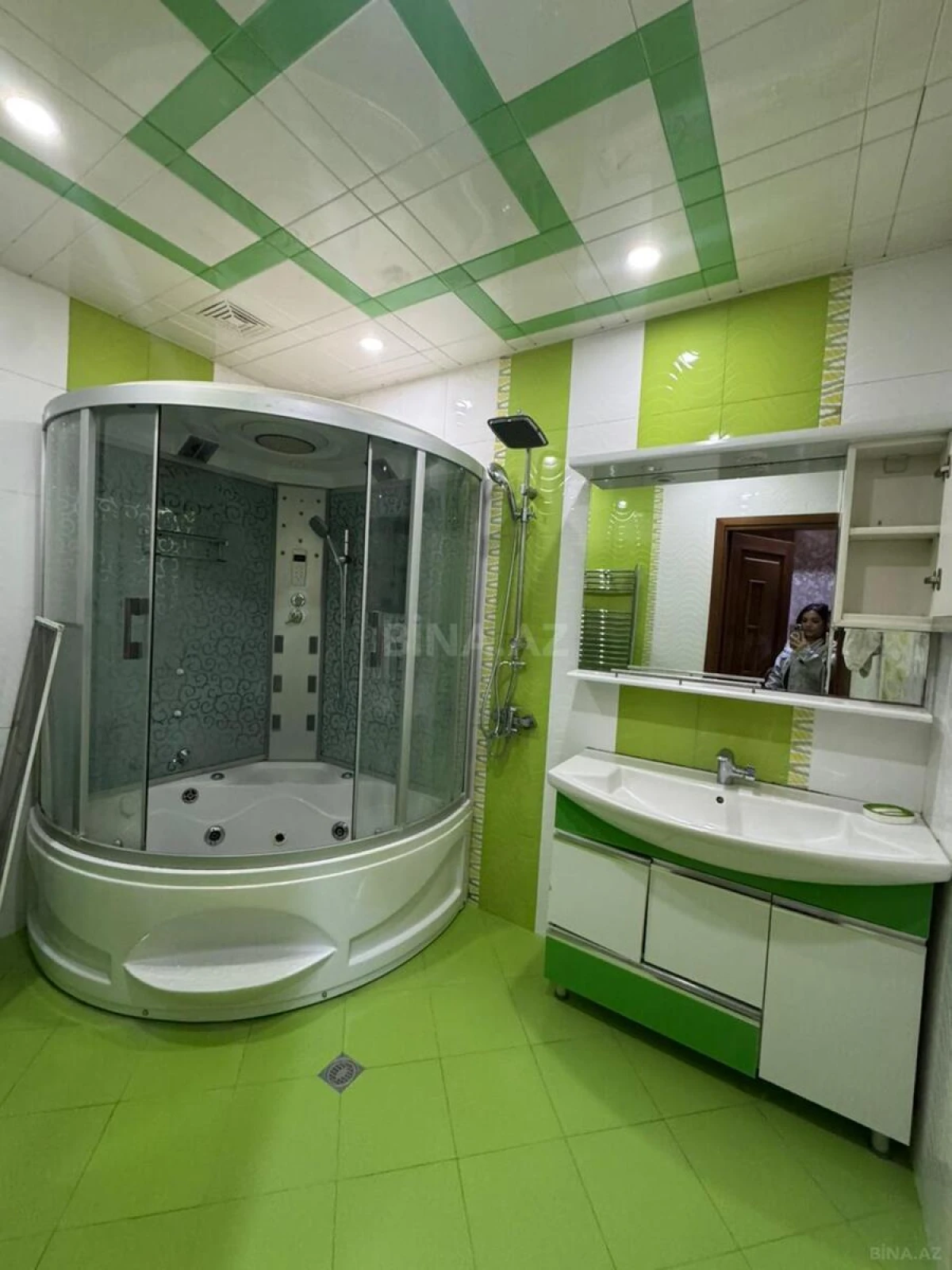 Satılır 3 otaqlı mənzil 110 m²