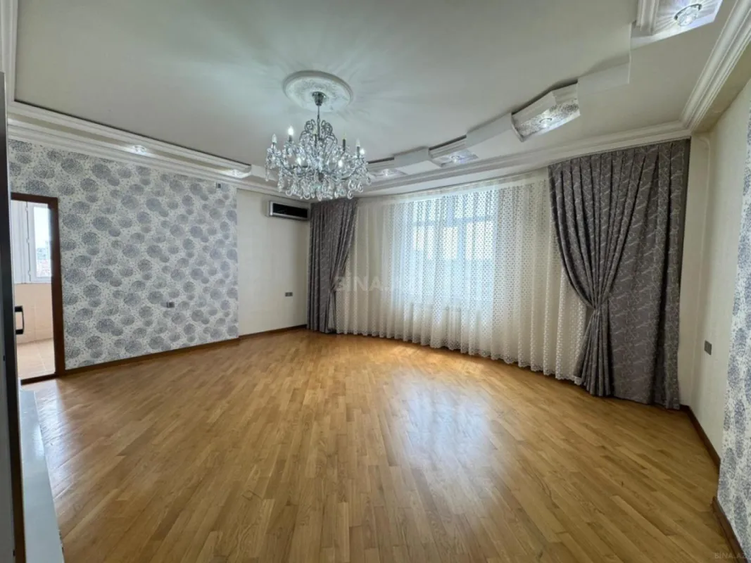 Satılır 3 otaqlı mənzil 110 m²