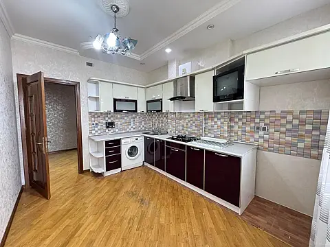 Satılır 3 otaqlı mənzil 110 m²
