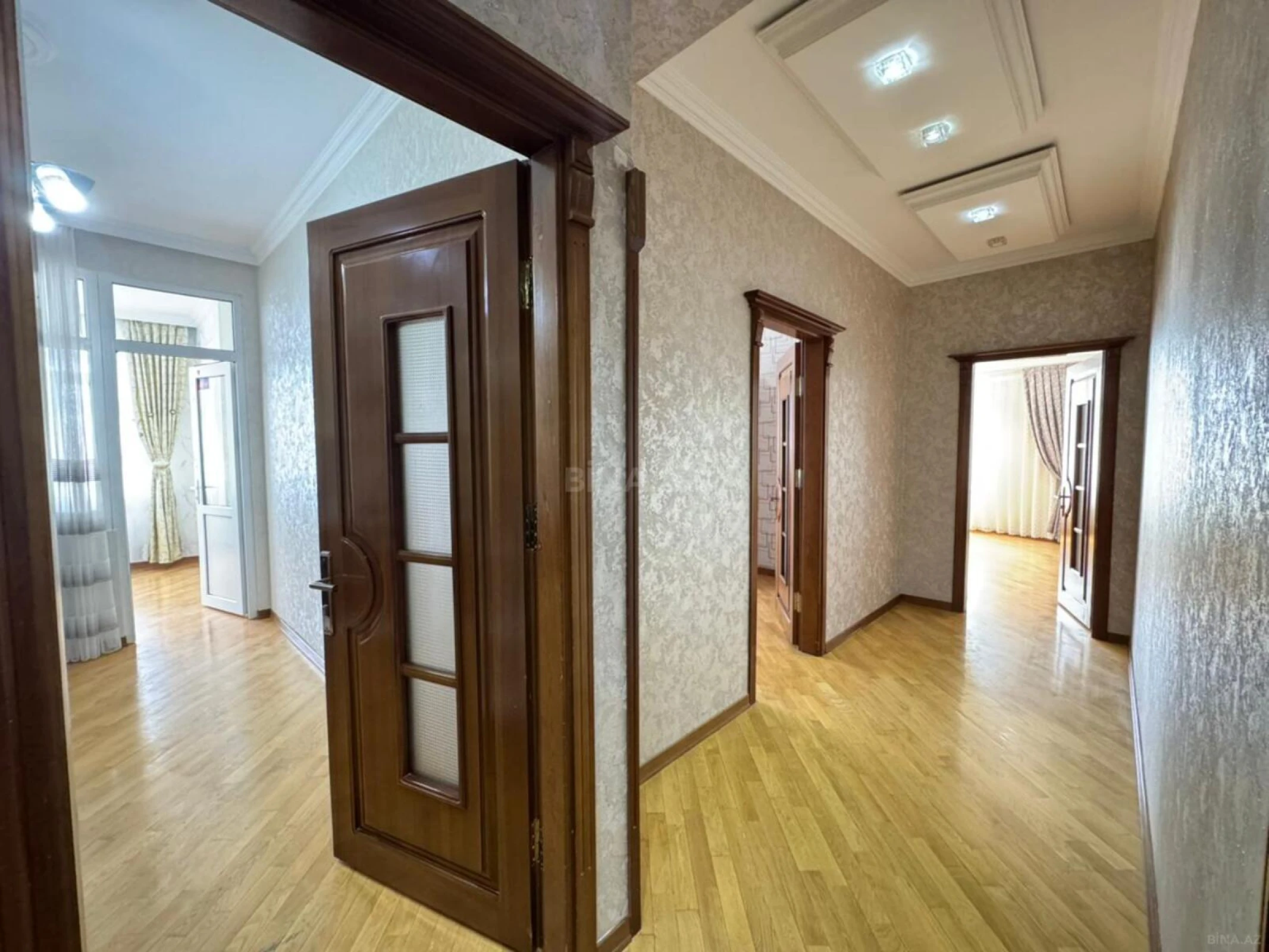 Satılır 3 otaqlı mənzil 110 m²