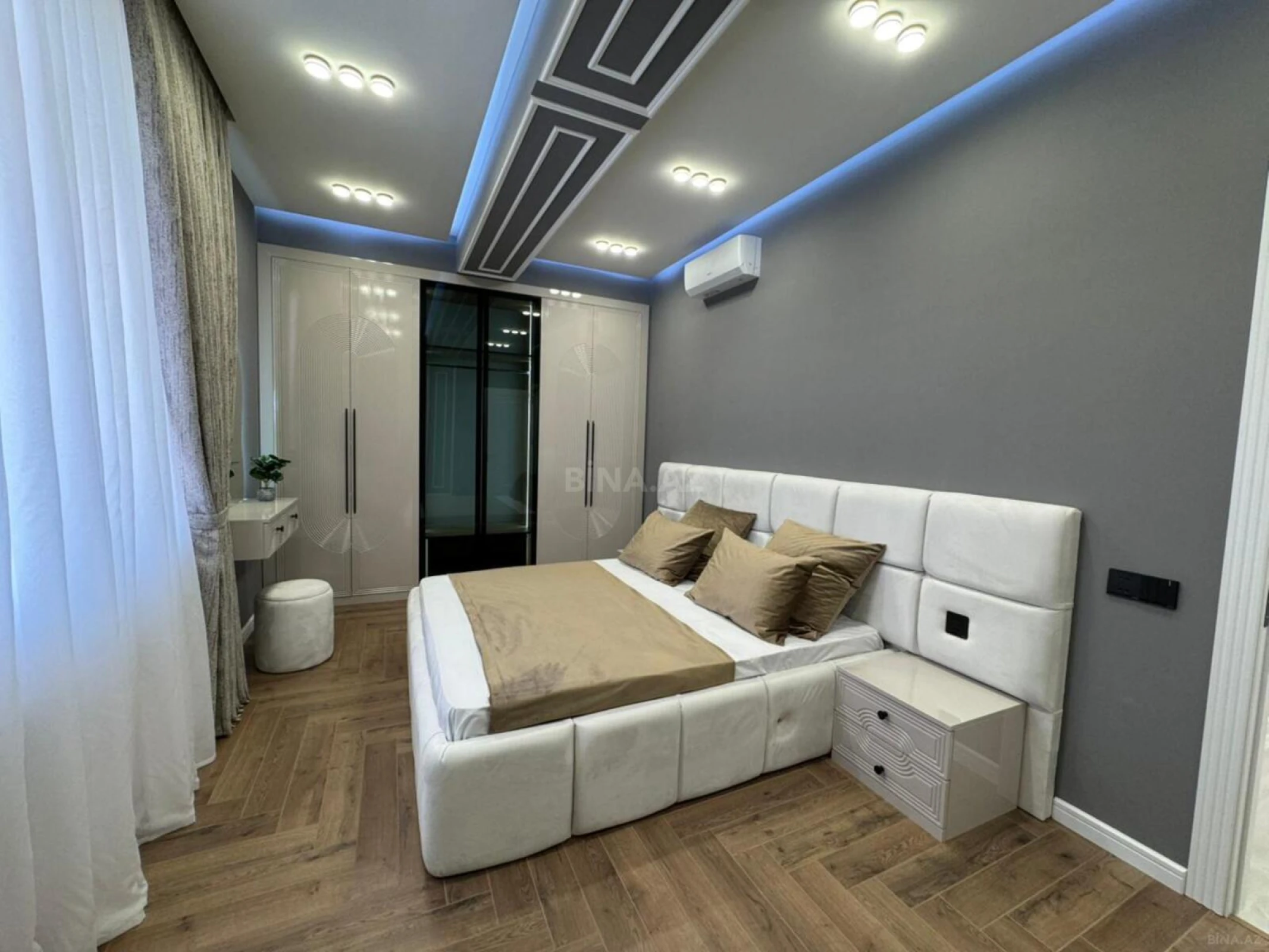 Satılır 3 otaqlı mənzil 105 m²