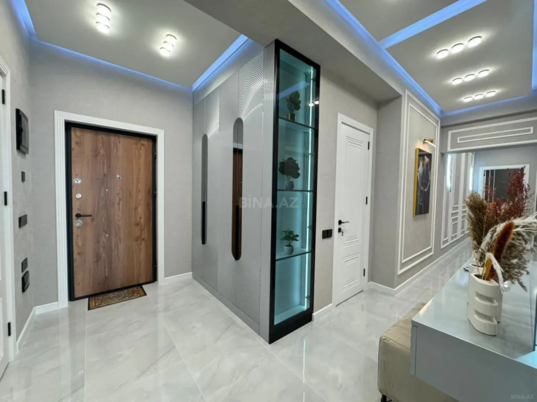 Satılır 3 otaqlı mənzil 105 m²