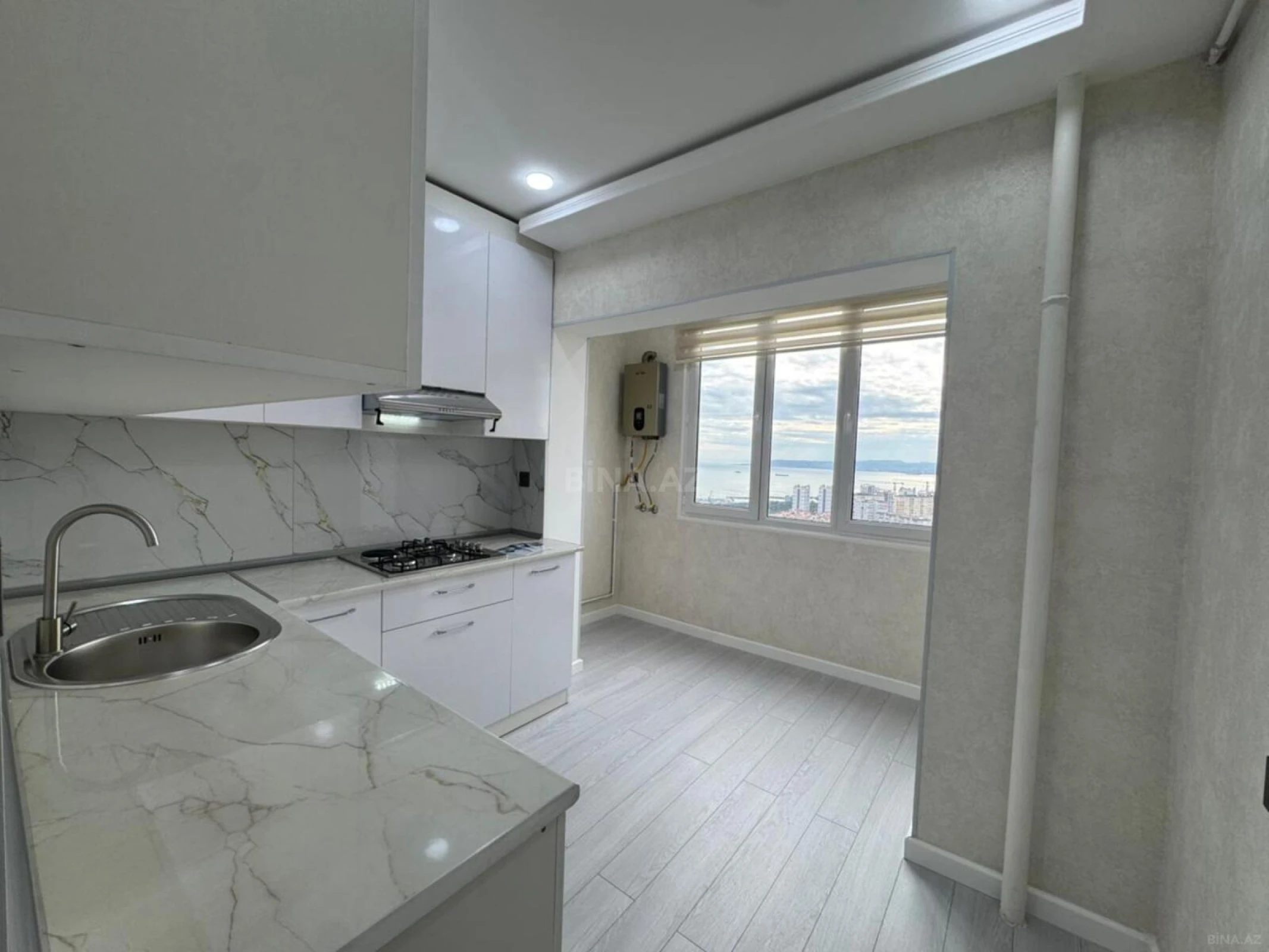 Satılır 2 otaqlı mənzil 65 m²