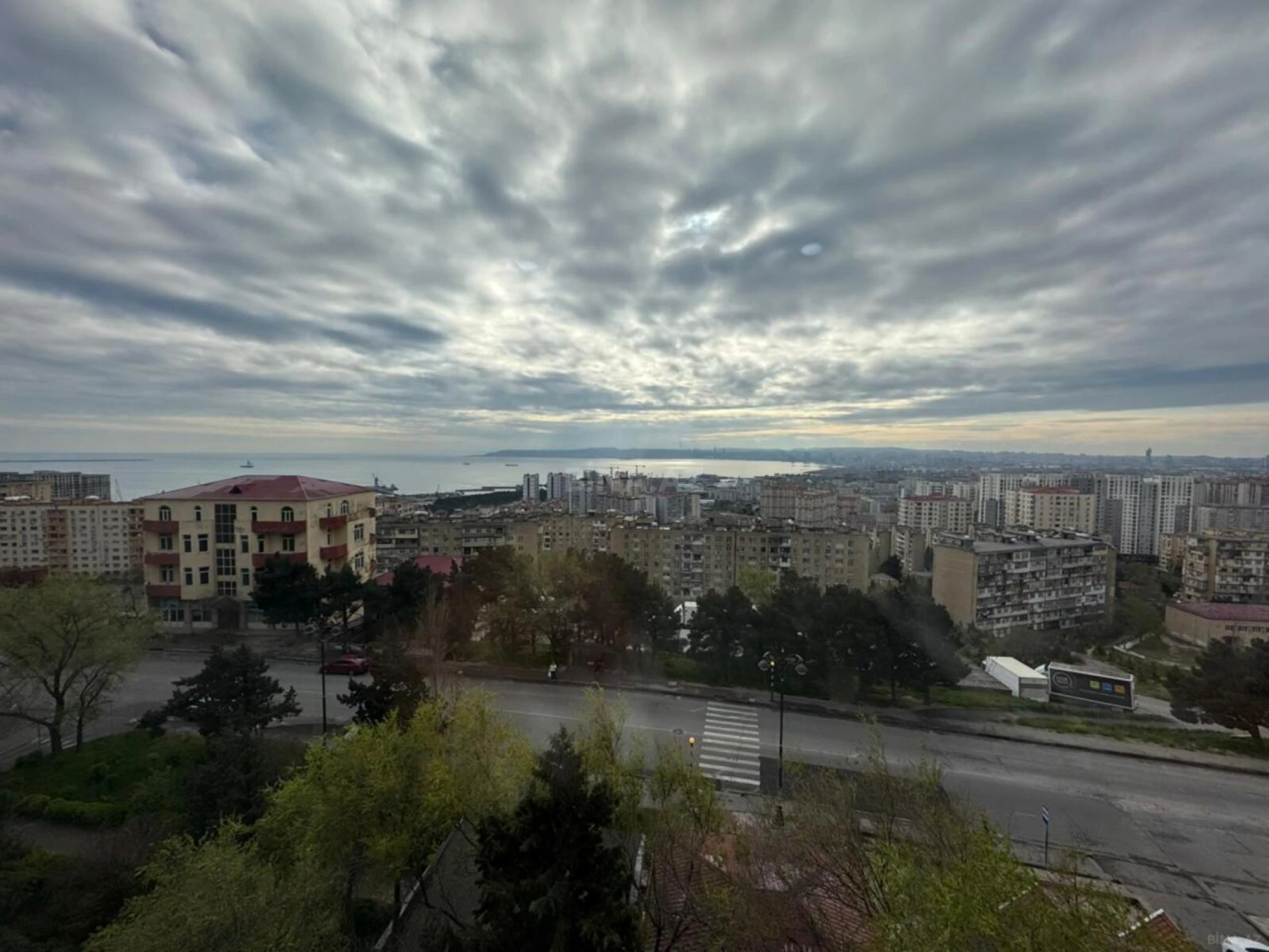 Satılır 2 otaqlı mənzil 65 m²