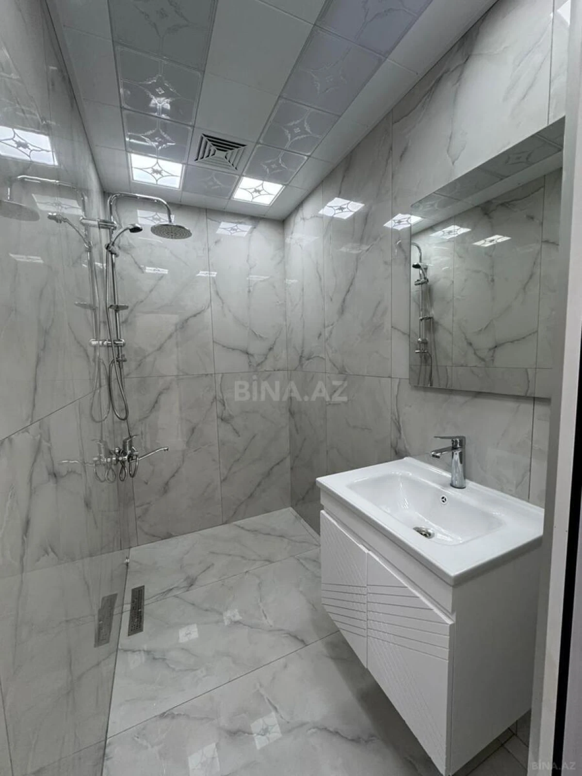 Satılır 2 otaqlı mənzil 65 m²
