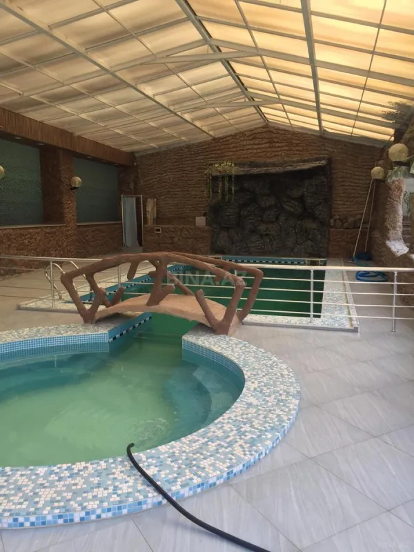 Kirayə verilir 7 otaqlı həyət evi 650 m²