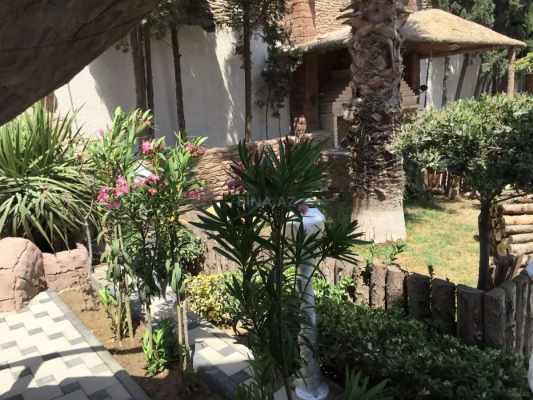 Kirayə verilir 7 otaqlı həyət evi 650 m²
