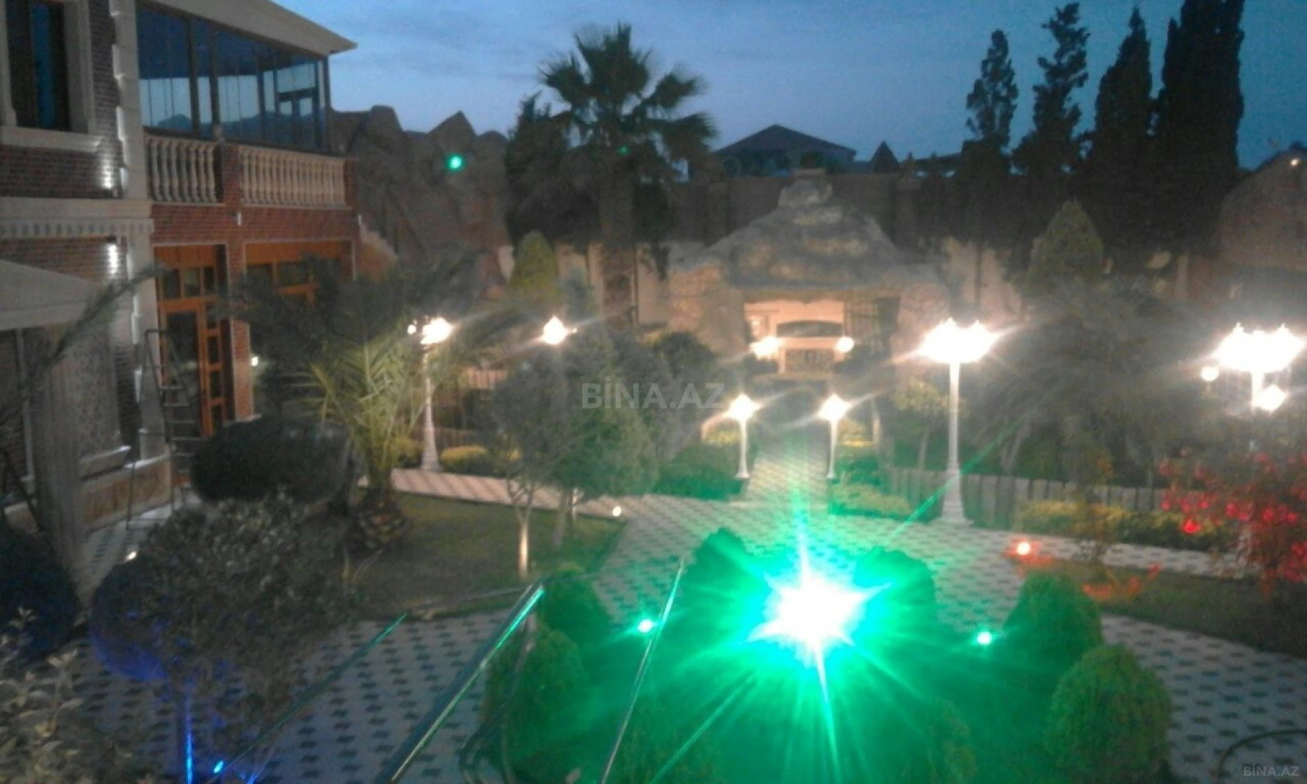 Kirayə verilir 7 otaqlı həyət evi 650 m²