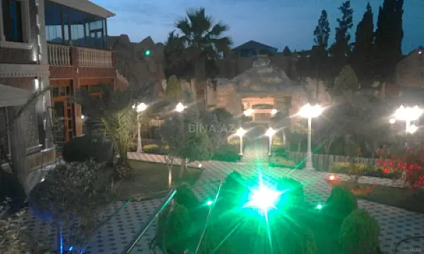 Kirayə verilir 7 otaqlı həyət evi 650 m²