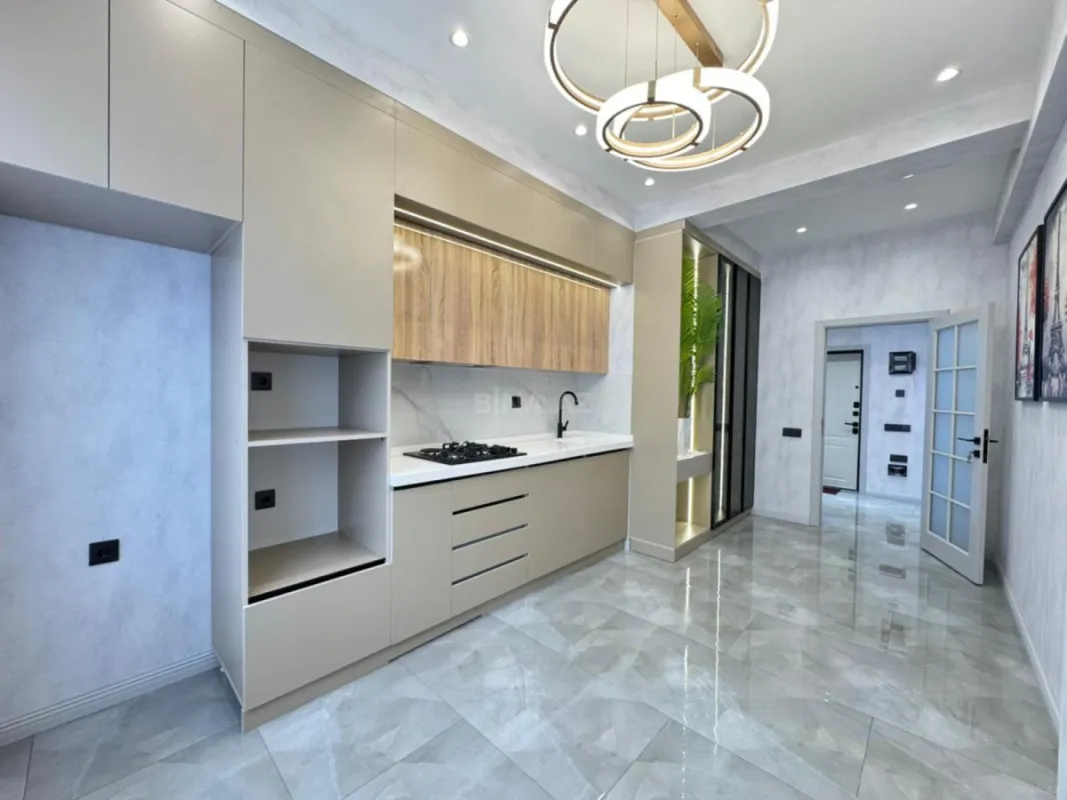 Satılır 2 otaqlı mənzil 82 m²