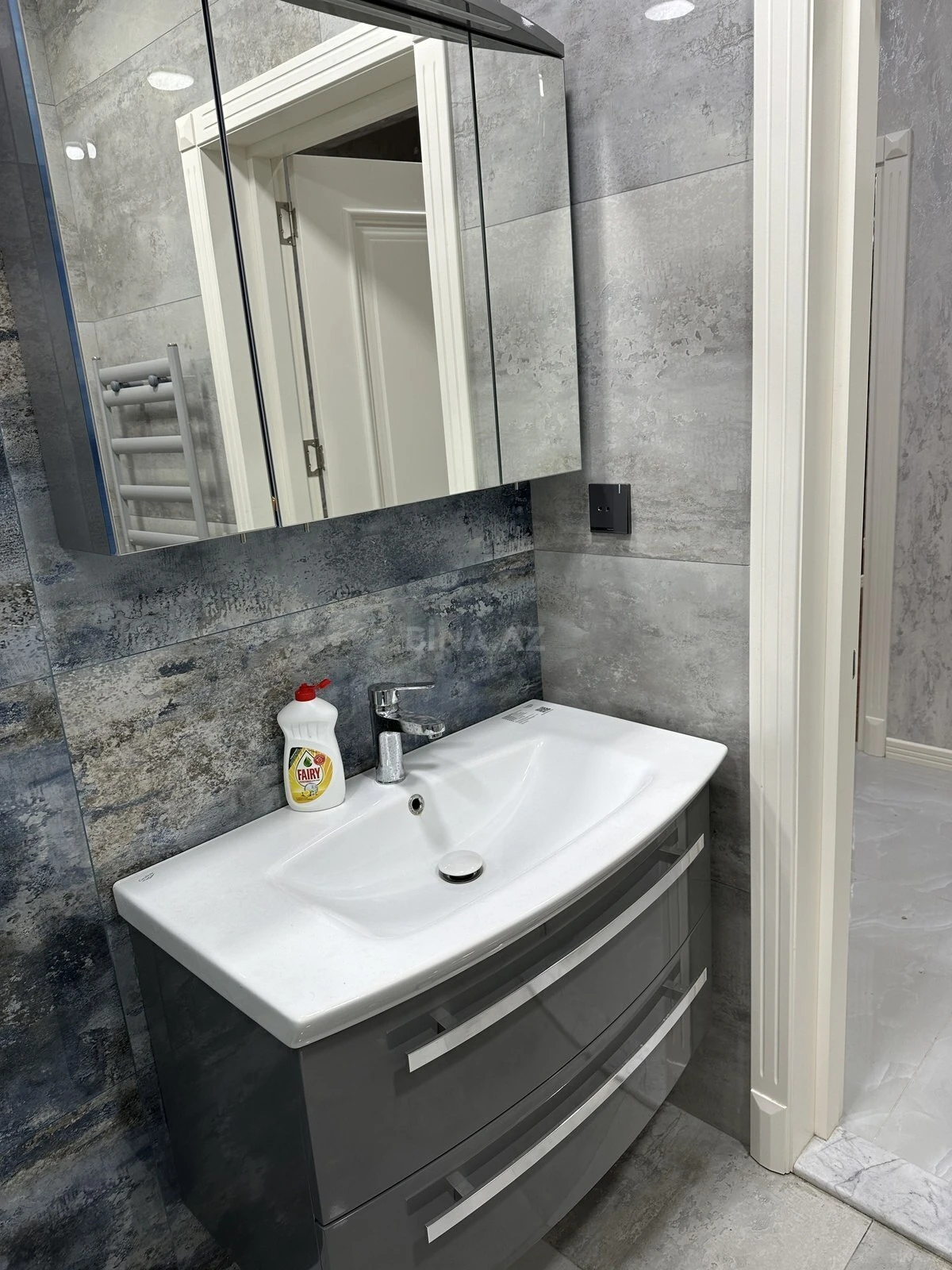 Kirayə verilir 4 otaqlı mənzil 170 m²