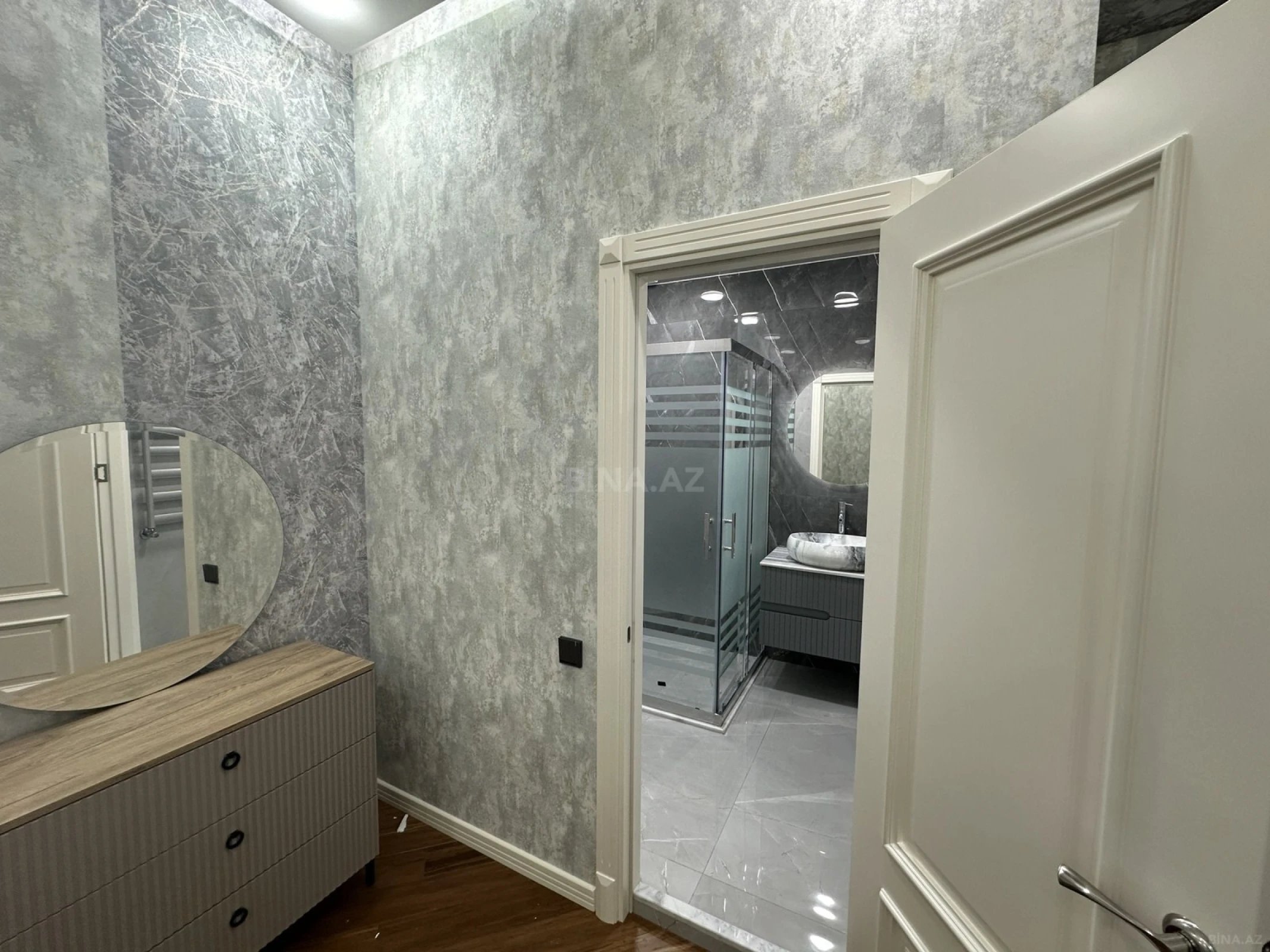 Kirayə verilir 4 otaqlı mənzil 170 m²