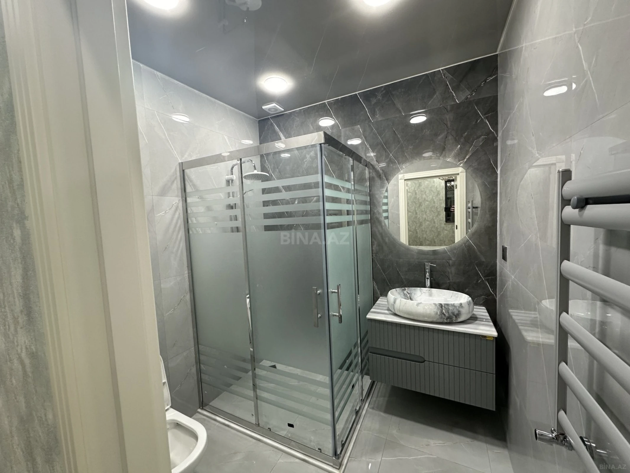 Kirayə verilir 4 otaqlı mənzil 170 m²