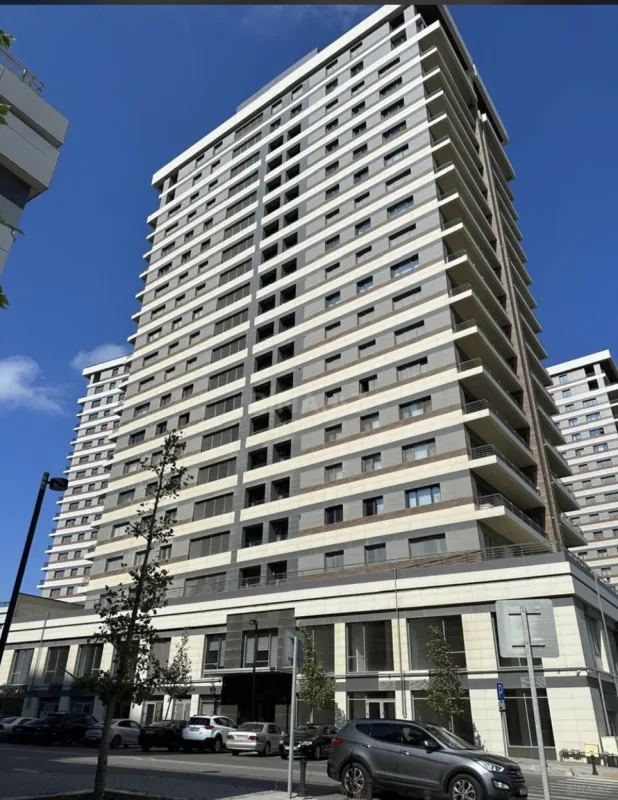 Kirayə verilir 4 otaqlı mənzil 170 m²