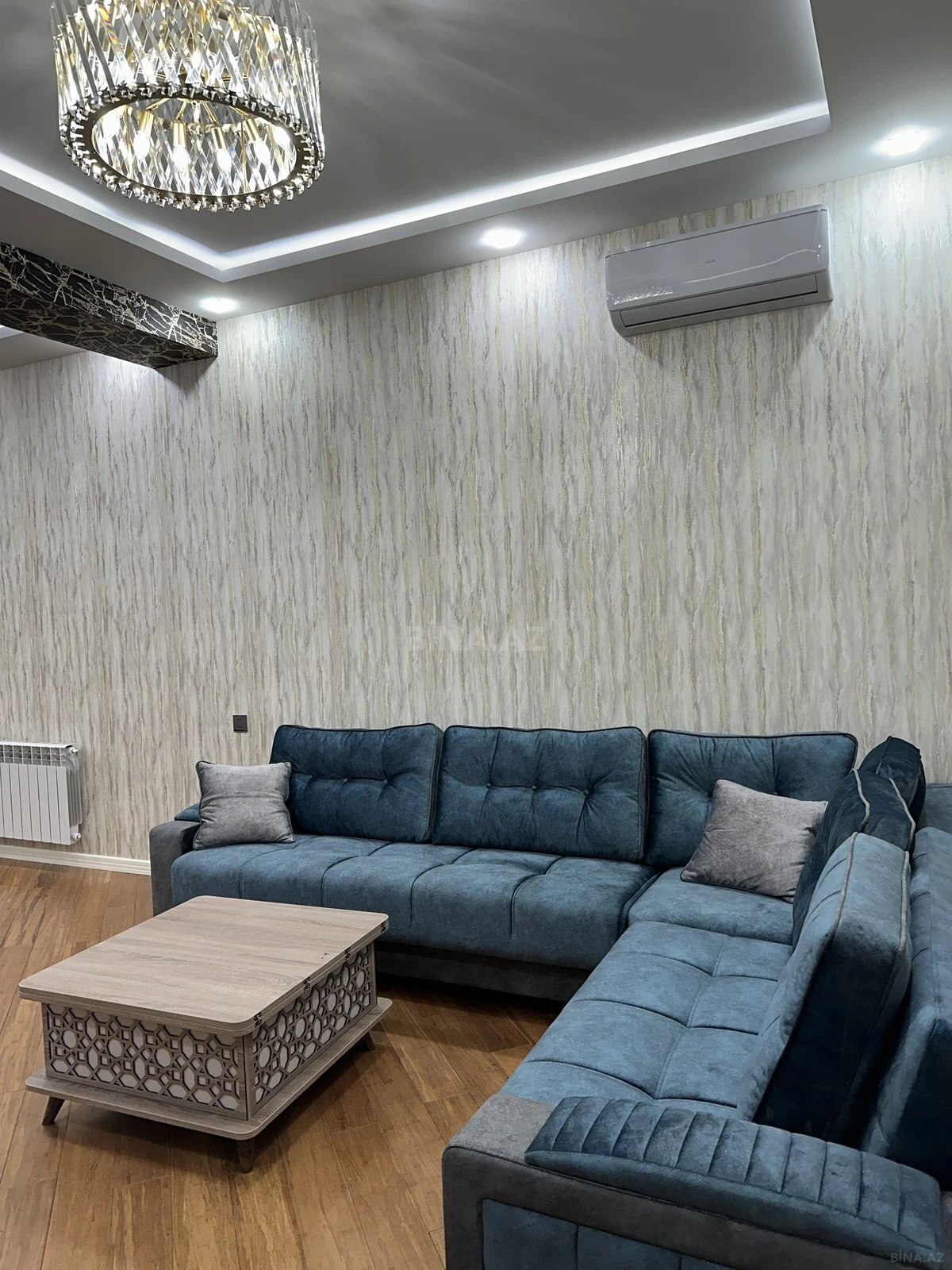 Kirayə verilir 4 otaqlı mənzil 170 m²