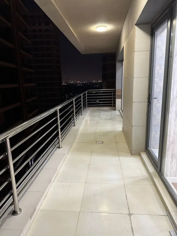 Kirayə verilir 4 otaqlı mənzil 170 m²