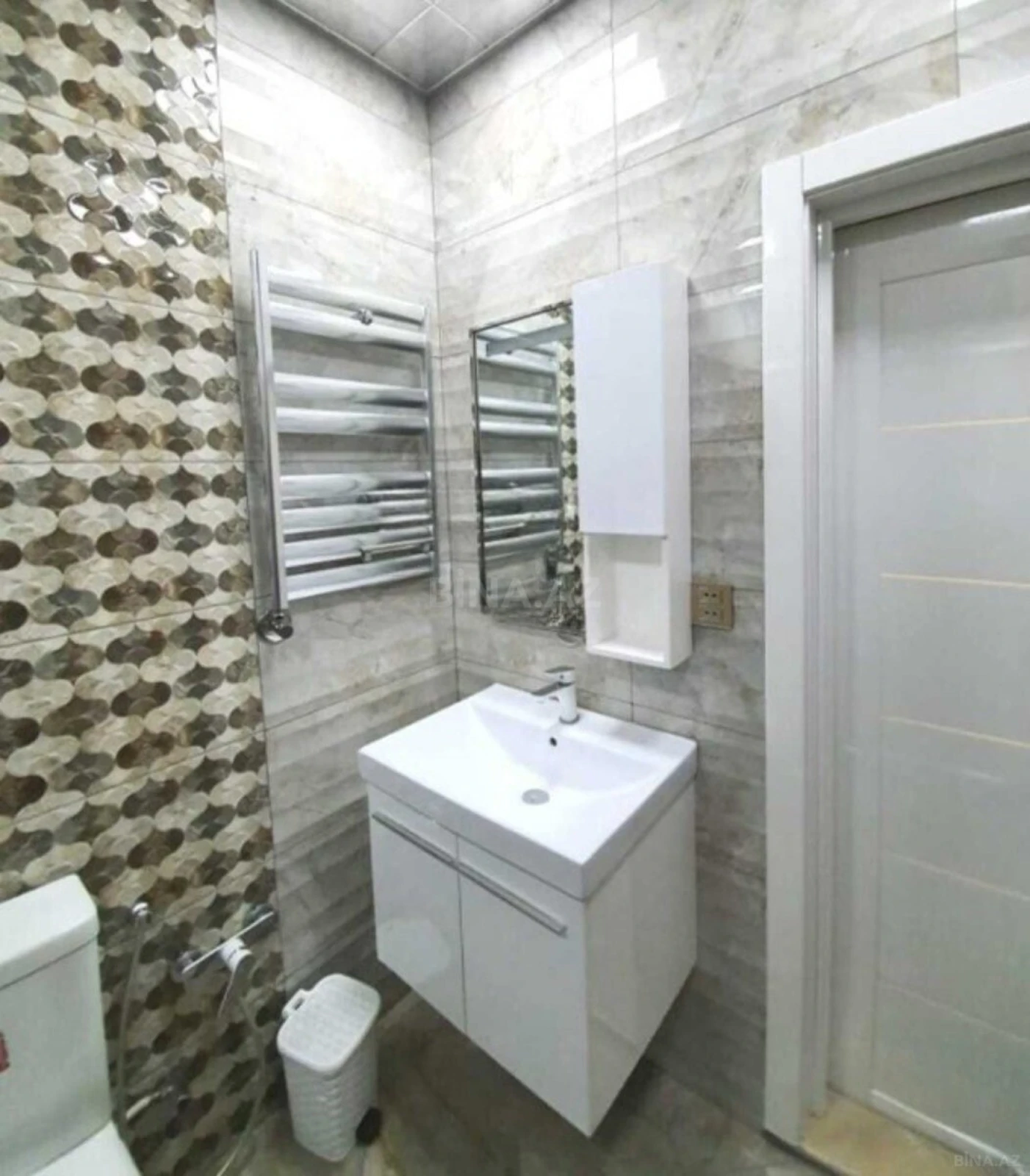 Satılır 3 otaqlı mənzil 110 m²