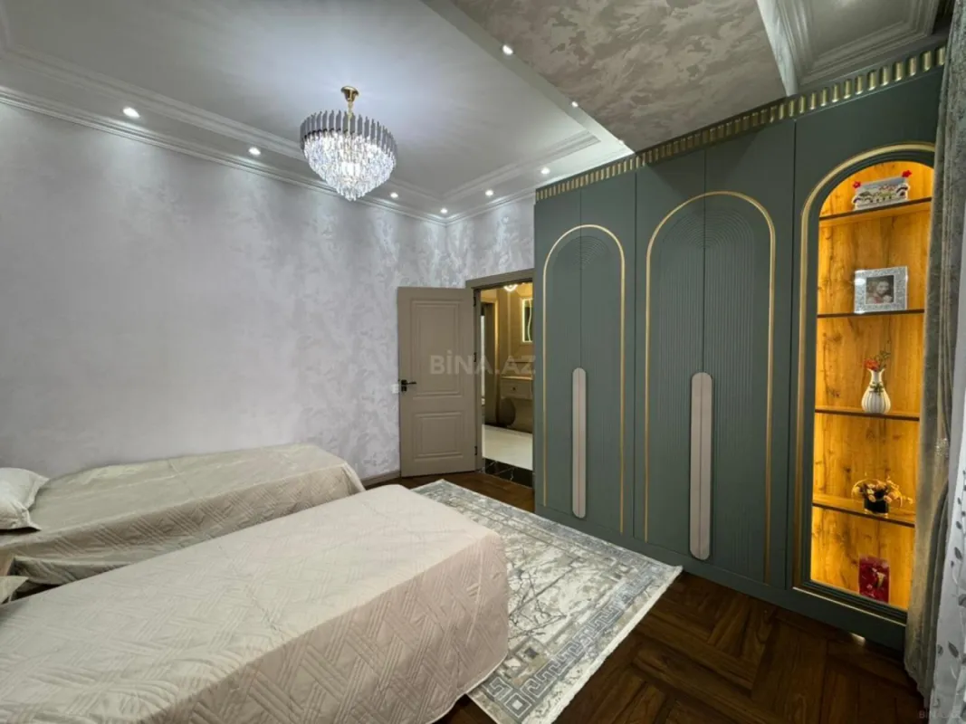 Satılır 3 otaqlı mənzil 128 m²