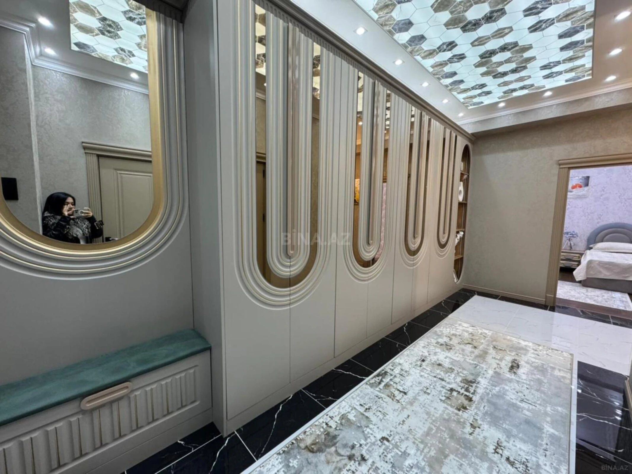 Satılır 3 otaqlı mənzil 128 m²