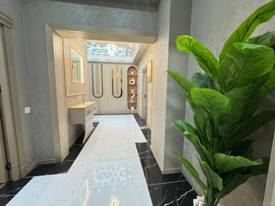 Satılır 3 otaqlı mənzil 128 m²