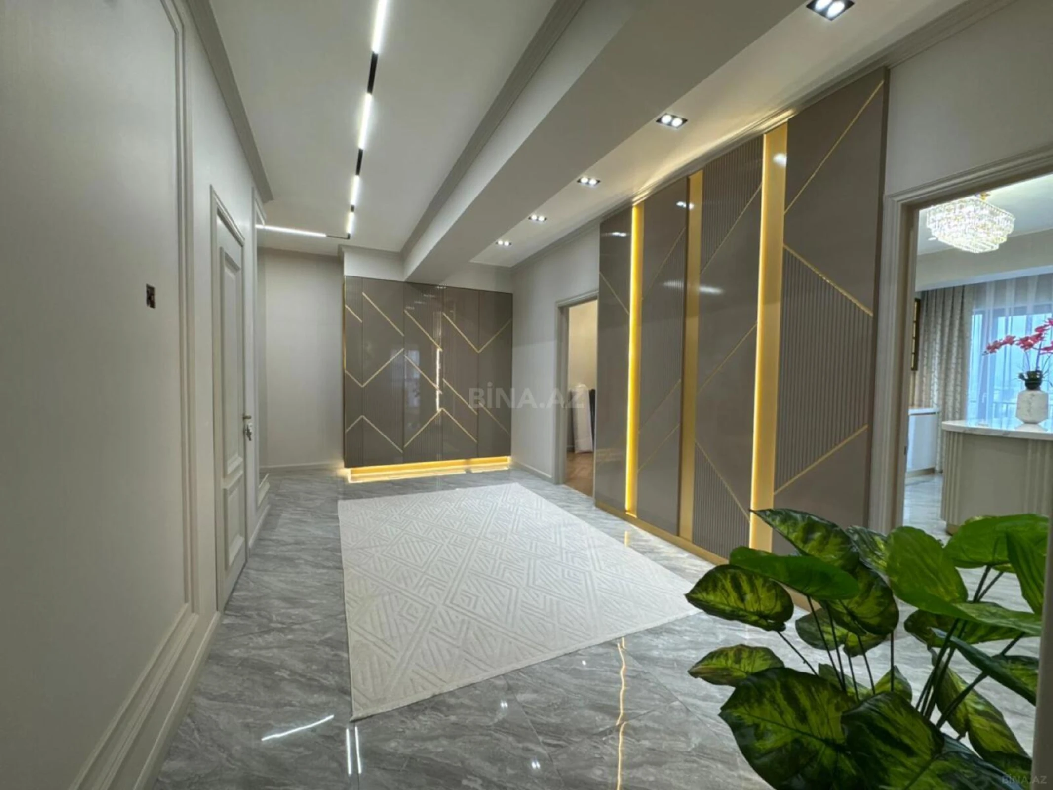 Satılır 3 otaqlı mənzil 128 m²